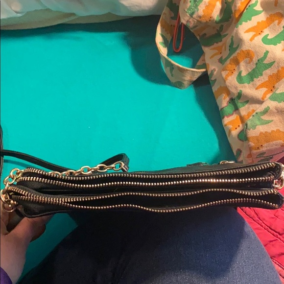 Black cross body bag - Picture 3 of 8